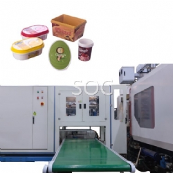Side entry labeling machine